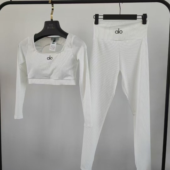White Ribbed Yoga Set 2 Piece Gym Lounge Long Sleeve Crop Top & Leggings - Picture 3 of 3